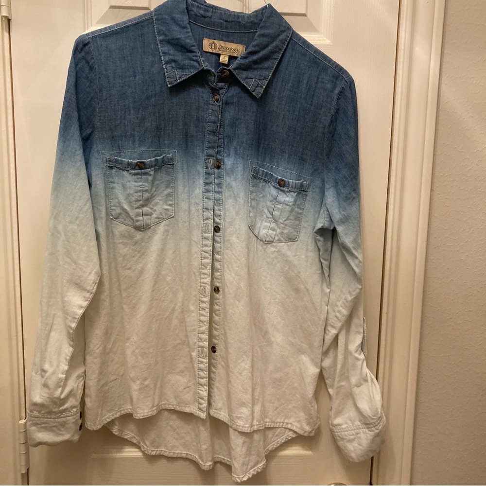Women’s long sleeve chambray shirt.